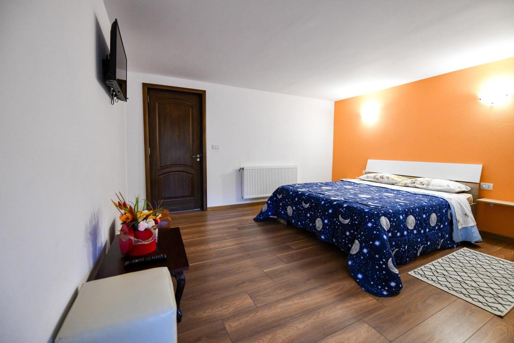 Villa Castellino Tîrgu Ocna Buitenkant foto