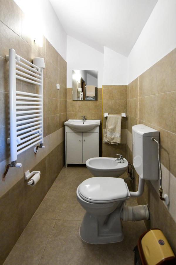Villa Castellino Tîrgu Ocna Buitenkant foto