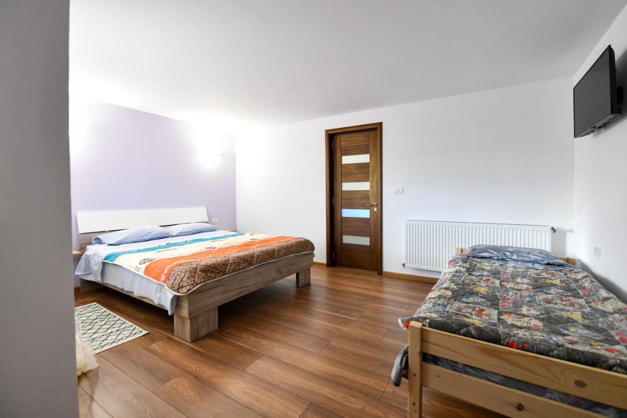 Villa Castellino Tîrgu Ocna Buitenkant foto